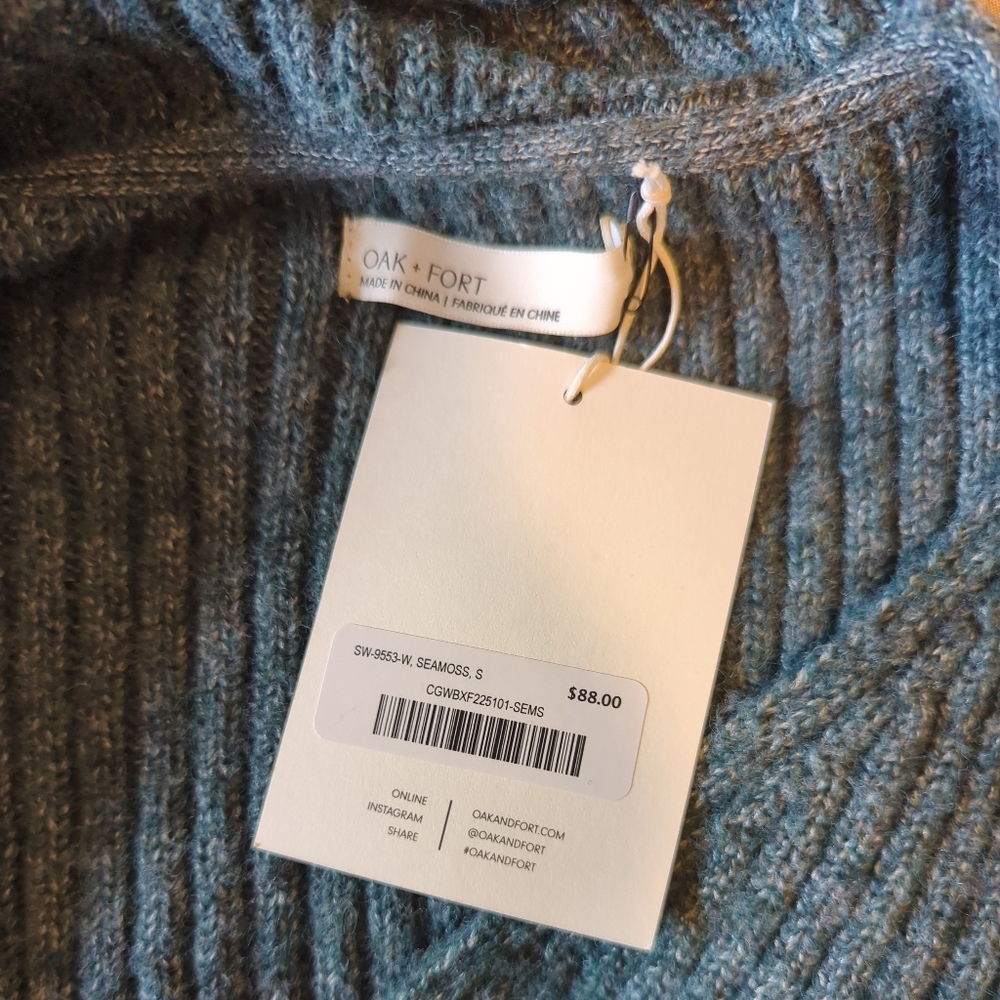 Oversized Ribbed Turtleneck - Picture 10 of 12